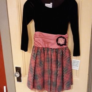 Girls Size 8 Christmas dress